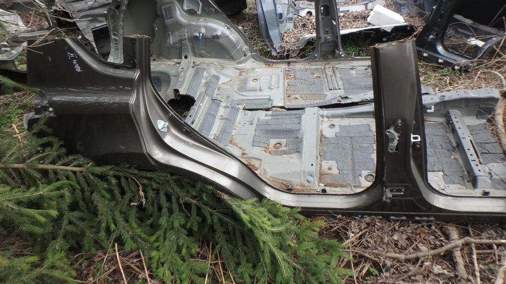 toyota rav 4 iv lift aleta trasero corte der.  ($)