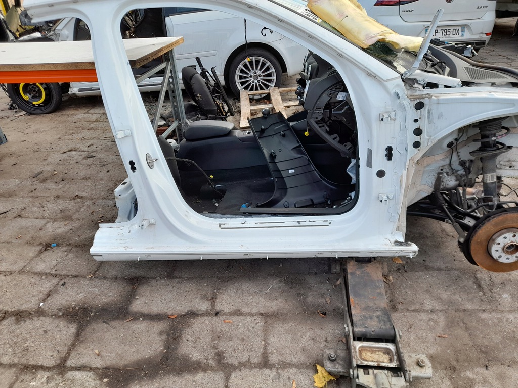 audi a3 8v sedan 4d corte der.  ($)