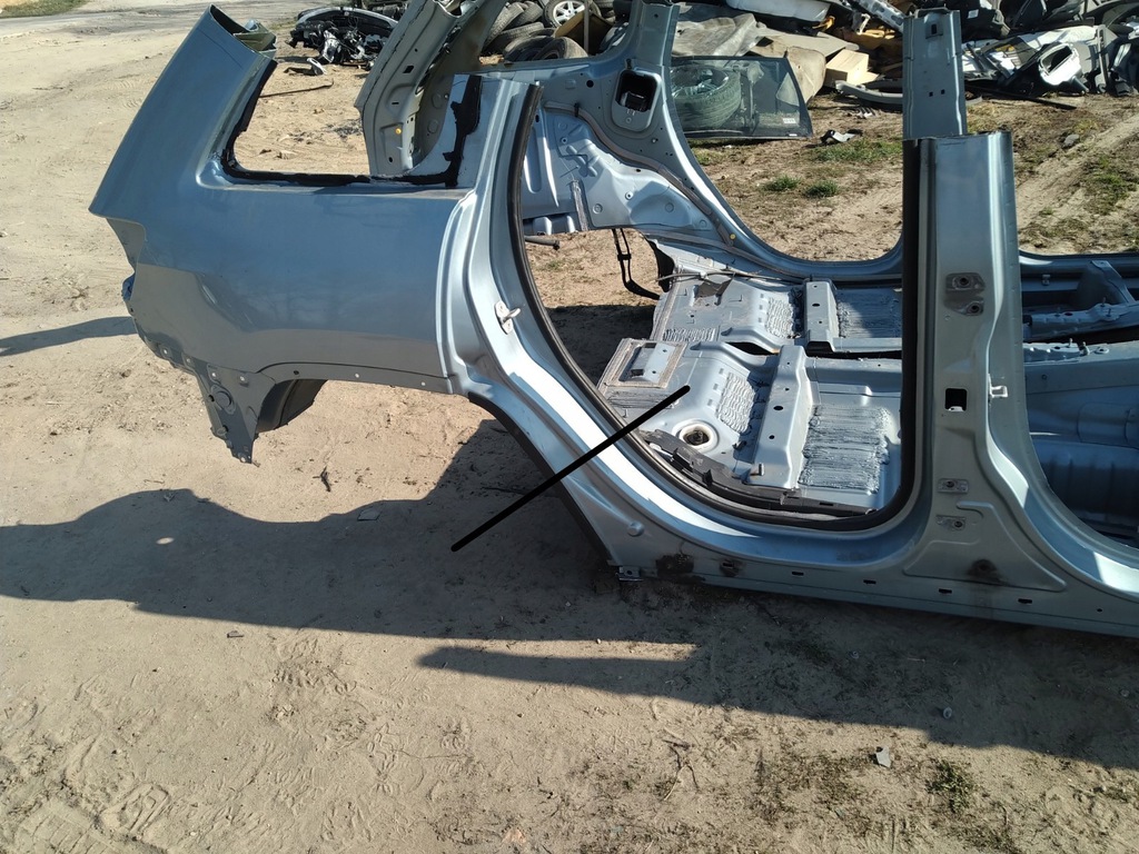 grand cherokee wk2 11 20 aleta der. trasero ($)