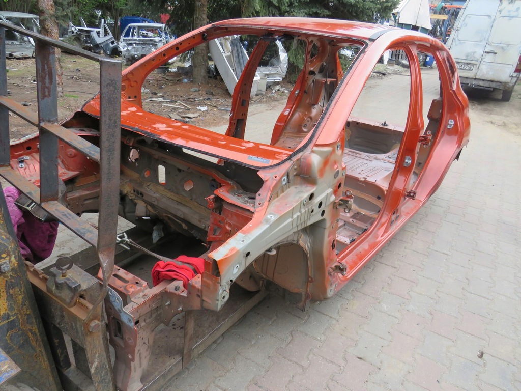 corte larguero izq.  delantero renault captur ($)