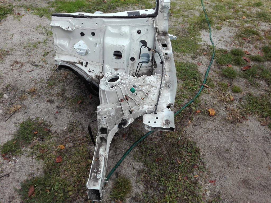 corte parte delantera izq.  der.  mercedes e clase w213 ($)