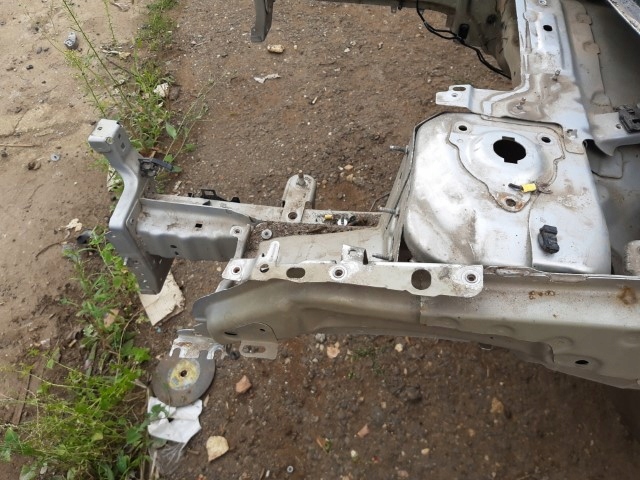 peugeot 308 t9 corte delantero parte delantera izq.  ($)
