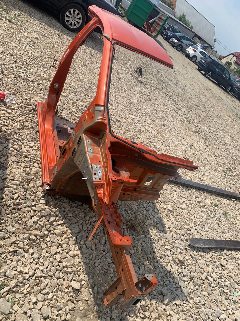 izq  der.  corte micra k14 larguero ($)
