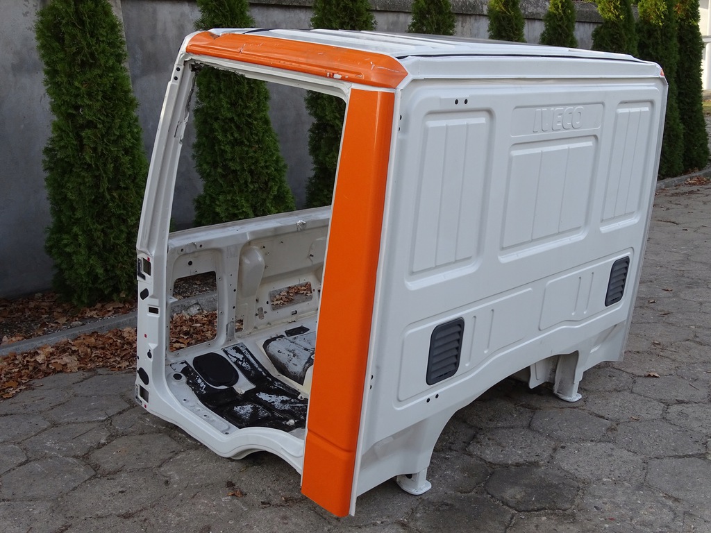 iveco eurocargo iii 08 15 corte izq.  trasero ($)