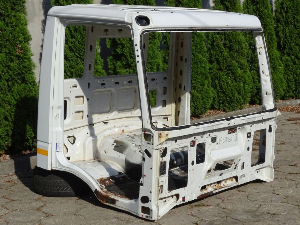 iveco eurocargo iii 08 15 corte der. delantero ($)
