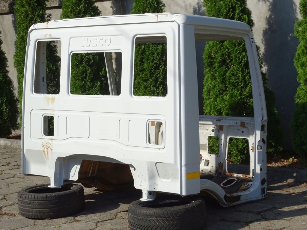 iveco eurocargo iii 08 15 corte der. trasero ($)