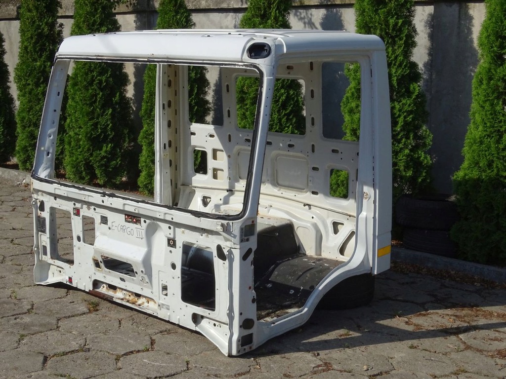 iveco eurocargo iii 08 15 corte izq.  delantero ($)