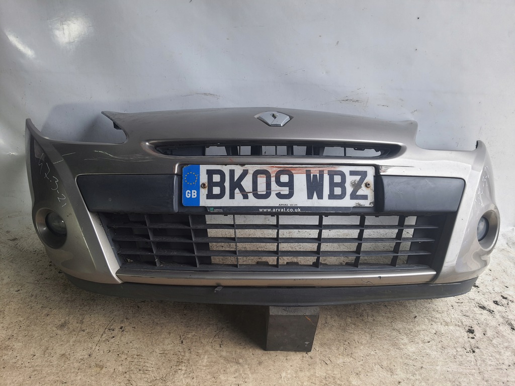 renault clio iii lift 09 12 parachoque paragolpes 185 ($)