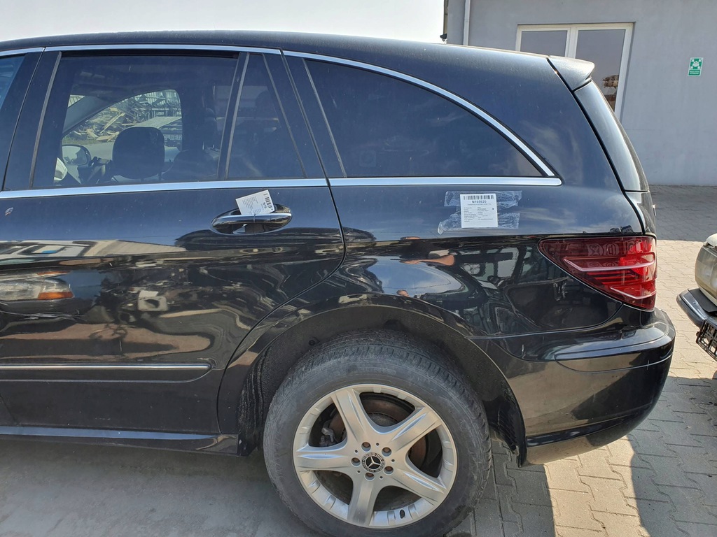 corte aleta izq.  trasero w251 320 przed lift ($)