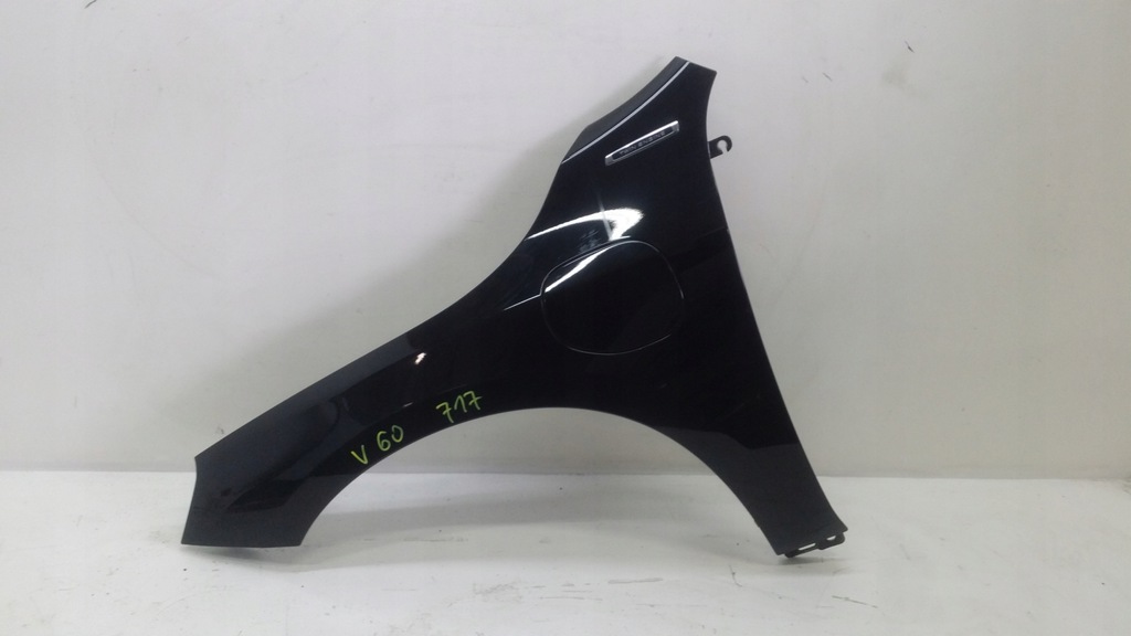 volvo v60 lift aleta delantero híbrido izq.  717 ($)