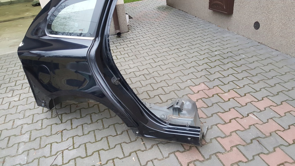 aleta der. trasero 452 46 volvo xc60 2011r ($)