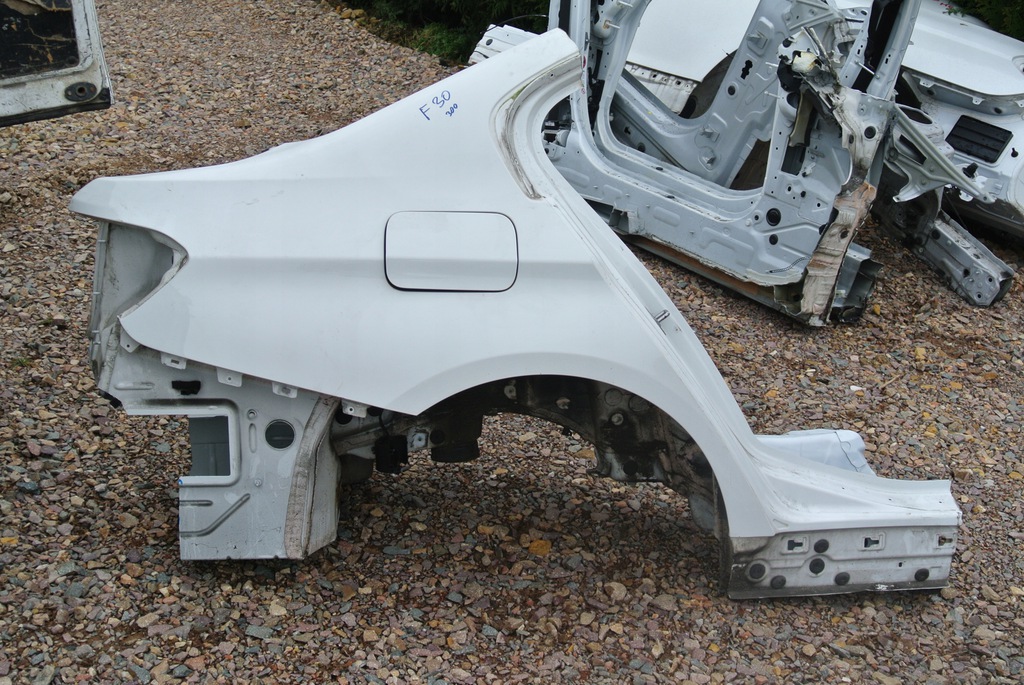 bmw f30 corte aleta der. trasero ($)