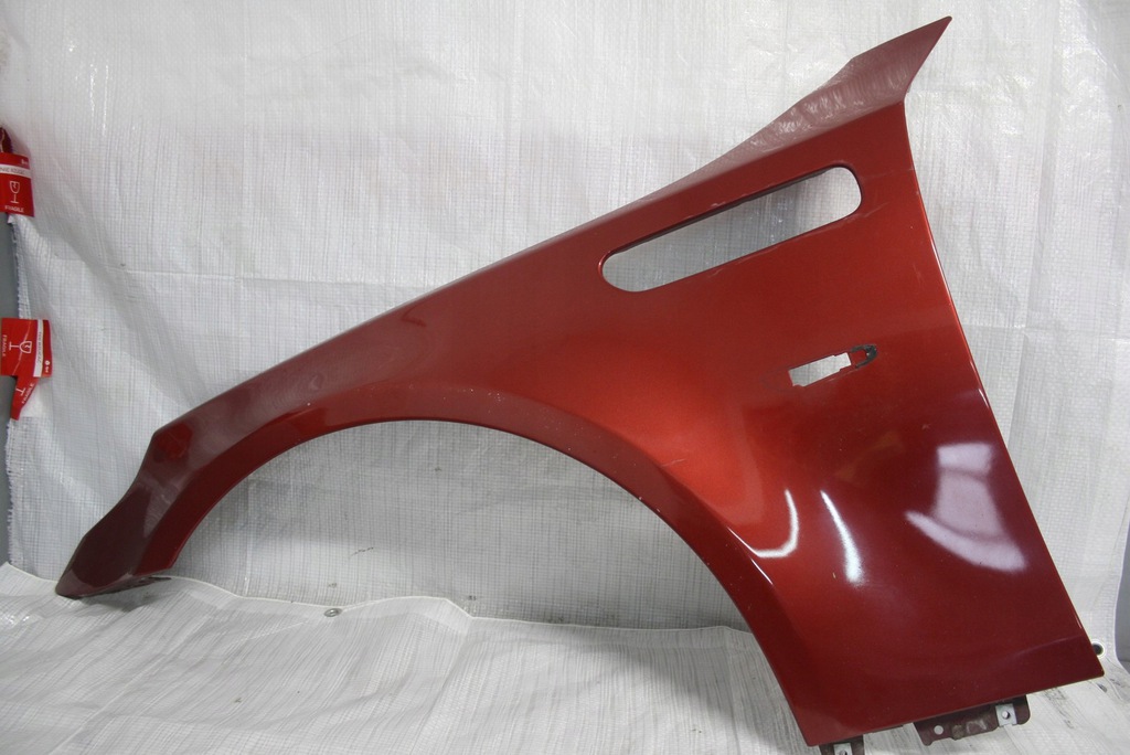 aleta izq.  bmw m5 e60 original malowany ($)
