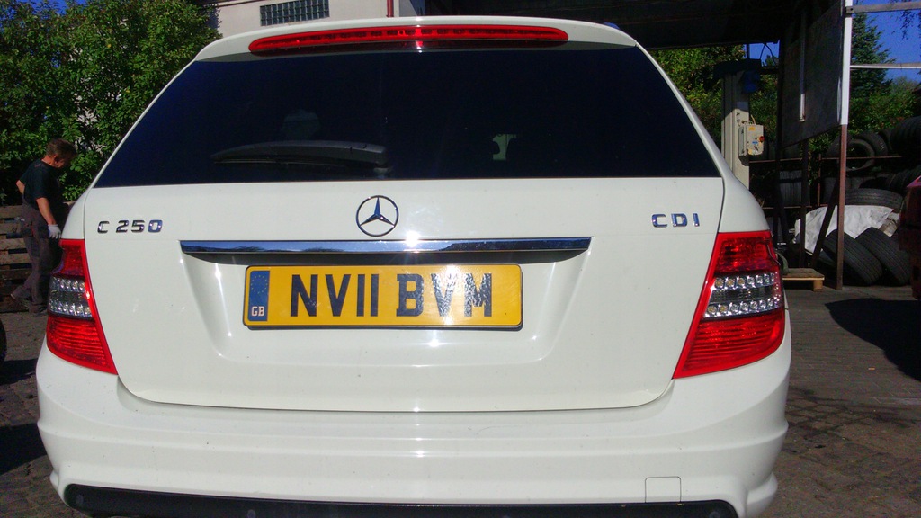 solapas trasero mercedes w204 amg ranchera 650 ($)