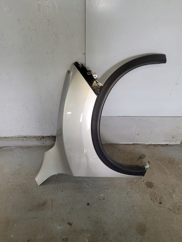juke lift 14 19 aleta der. ky0 moldura ghia zapato ($)