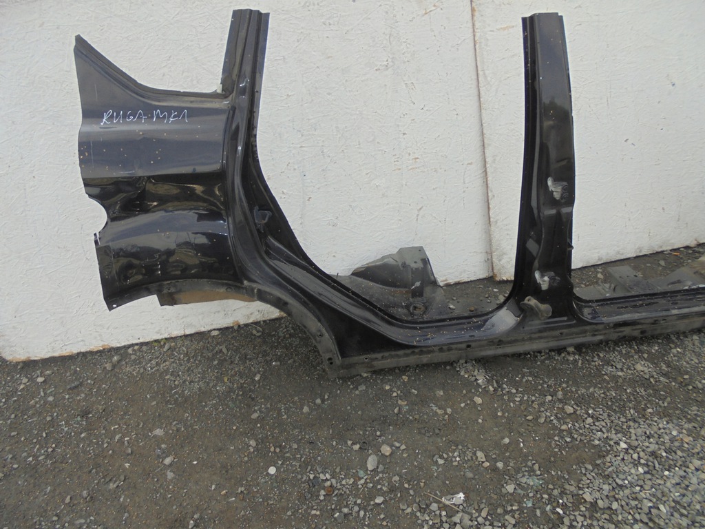 ford kuga mk1 corte der.  lado umbral aleta 08  ($)