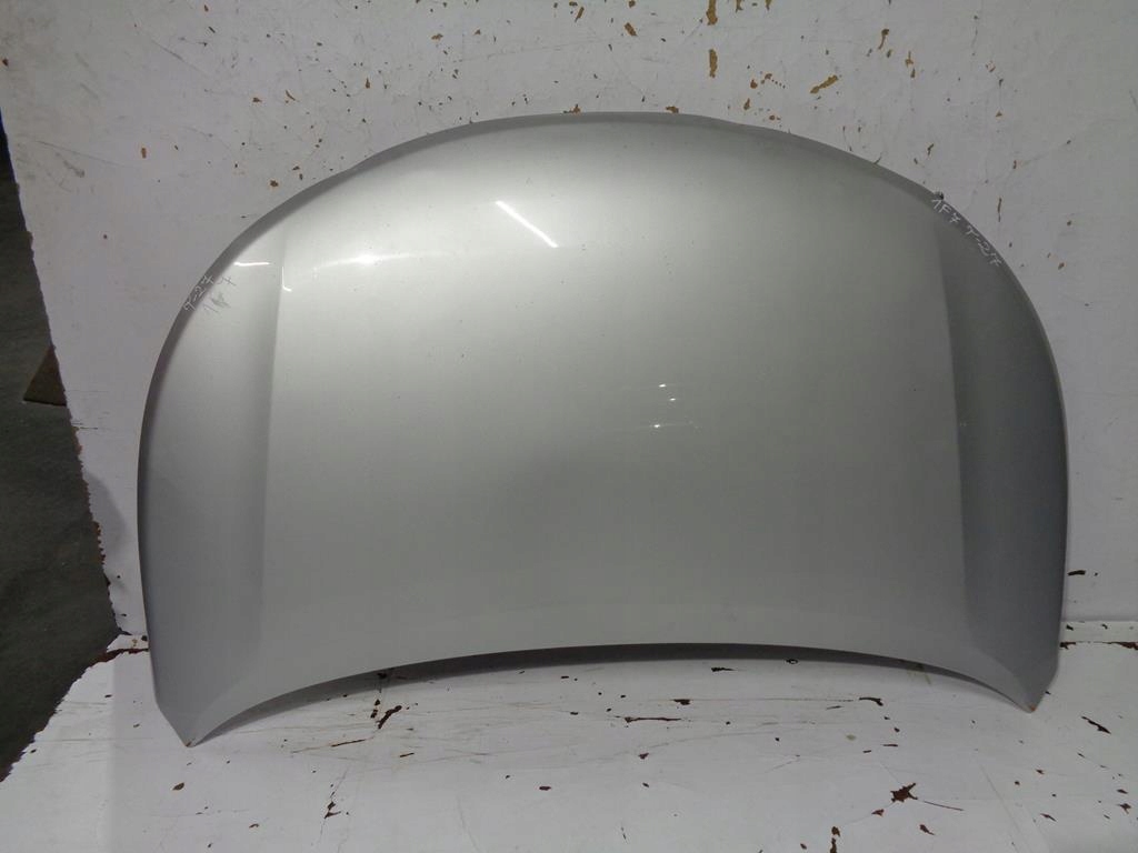 capó tapa toyota avensis t27 1f7 ($)