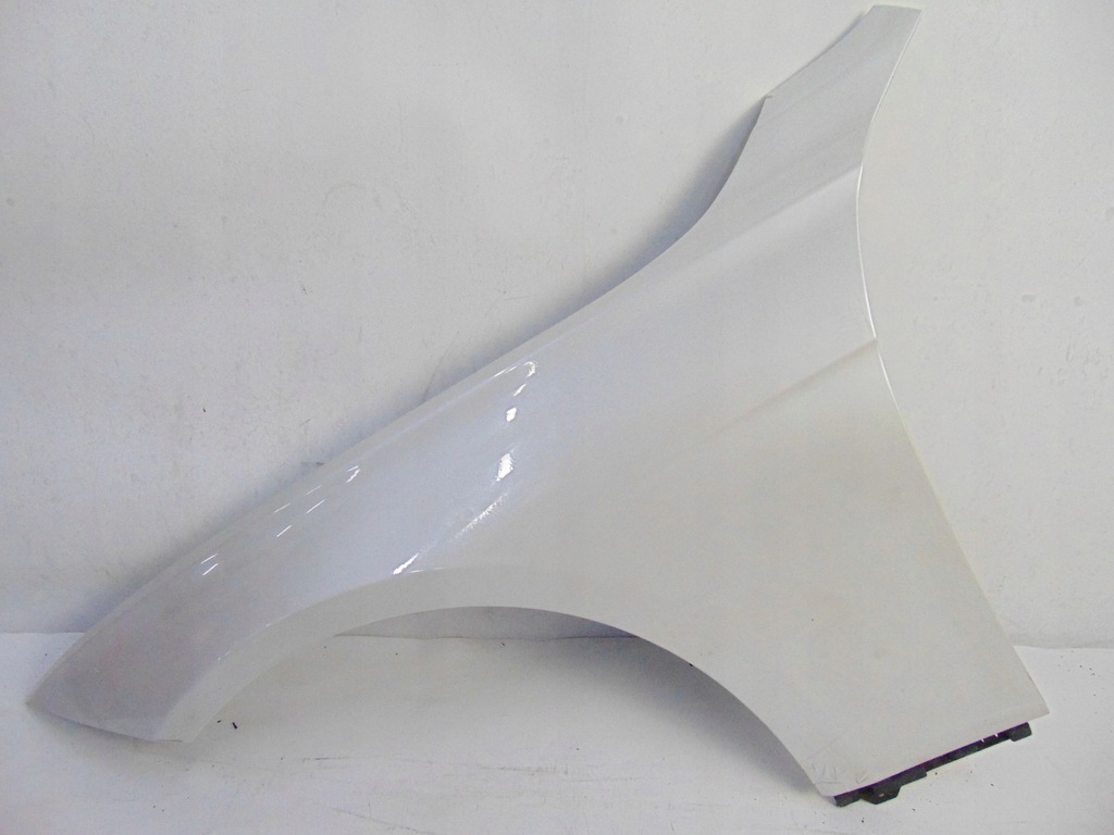 aleta izq.  delantero bmw f30 f31 mineral weiss ($)