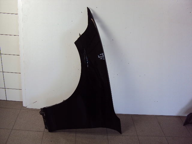 aleta izq.  delantero bmw 1 f20 kolor 668 ($)