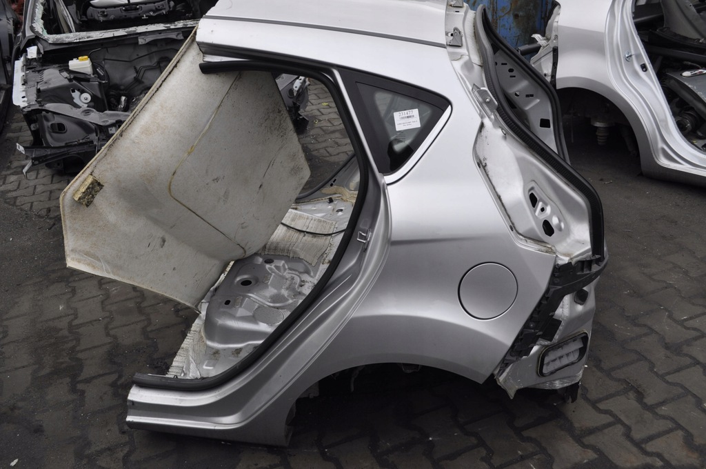 ford fiesta mk7 corte aleta izq.  trasero 5d ($)