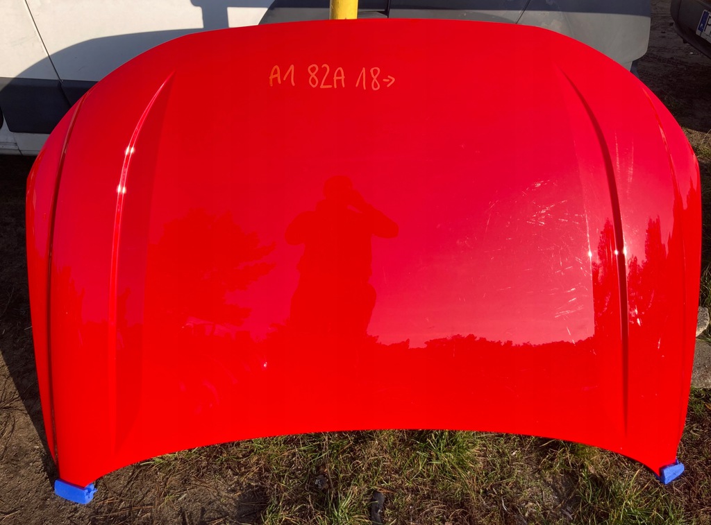audi a1 82a 18  capó czerwona ($)