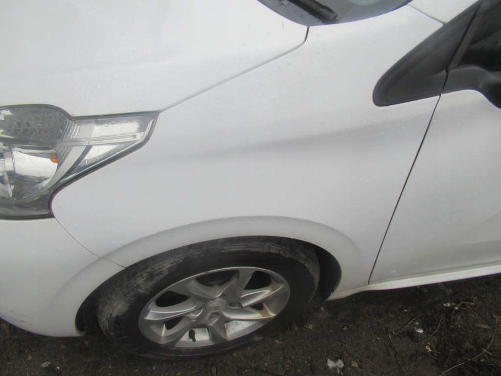 peugeot 208 aleta izq.  ewp ($)