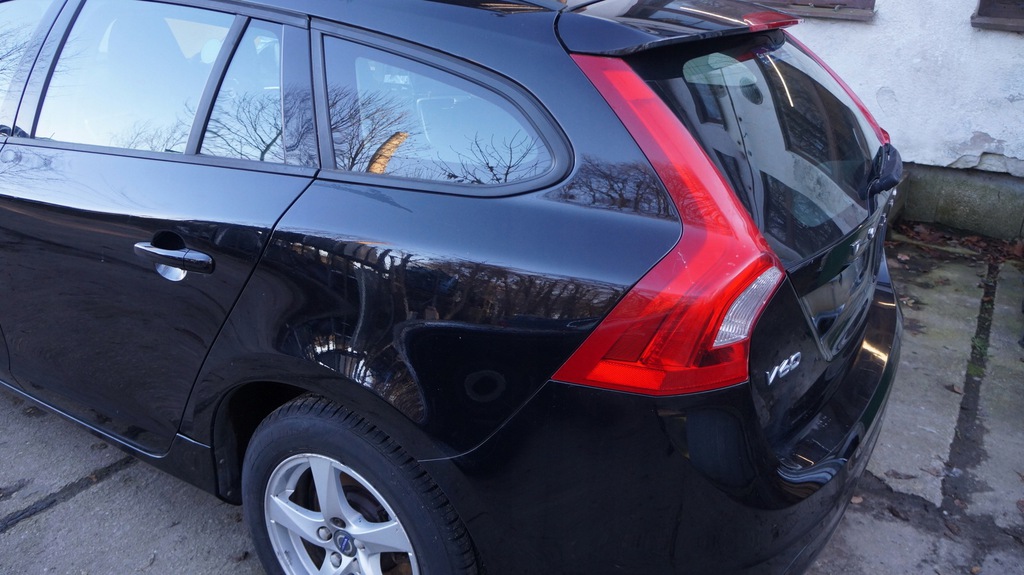 volvo v60 lift aleta izq.  trasero corte 717 46 ($)
