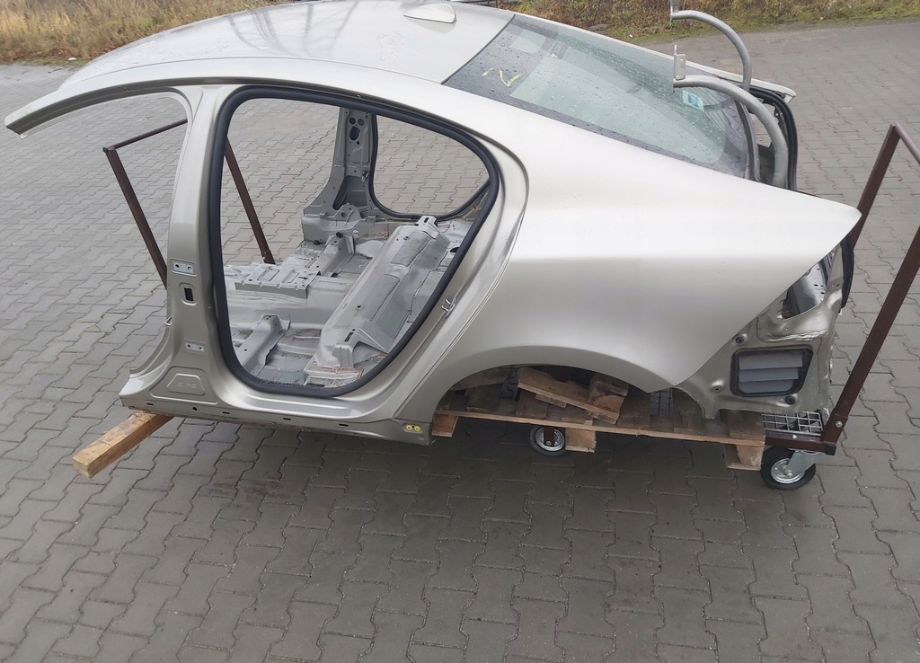 aleta trasero izq.  volvo s60 ii lift 484 ($)