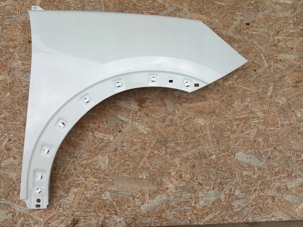 ford puma metropolis white aleta delantero der. ($)