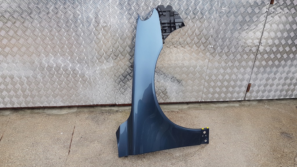 aleta der. volvo v70 s80 07 16 lak: 466 46 ($)