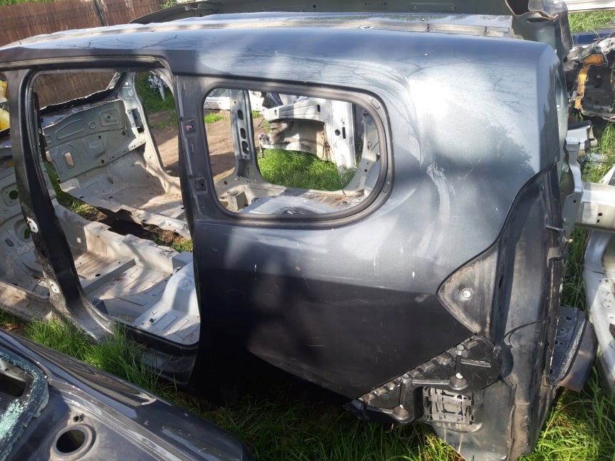 aleta trasero izq.  lub der. dacia lodgy ($)