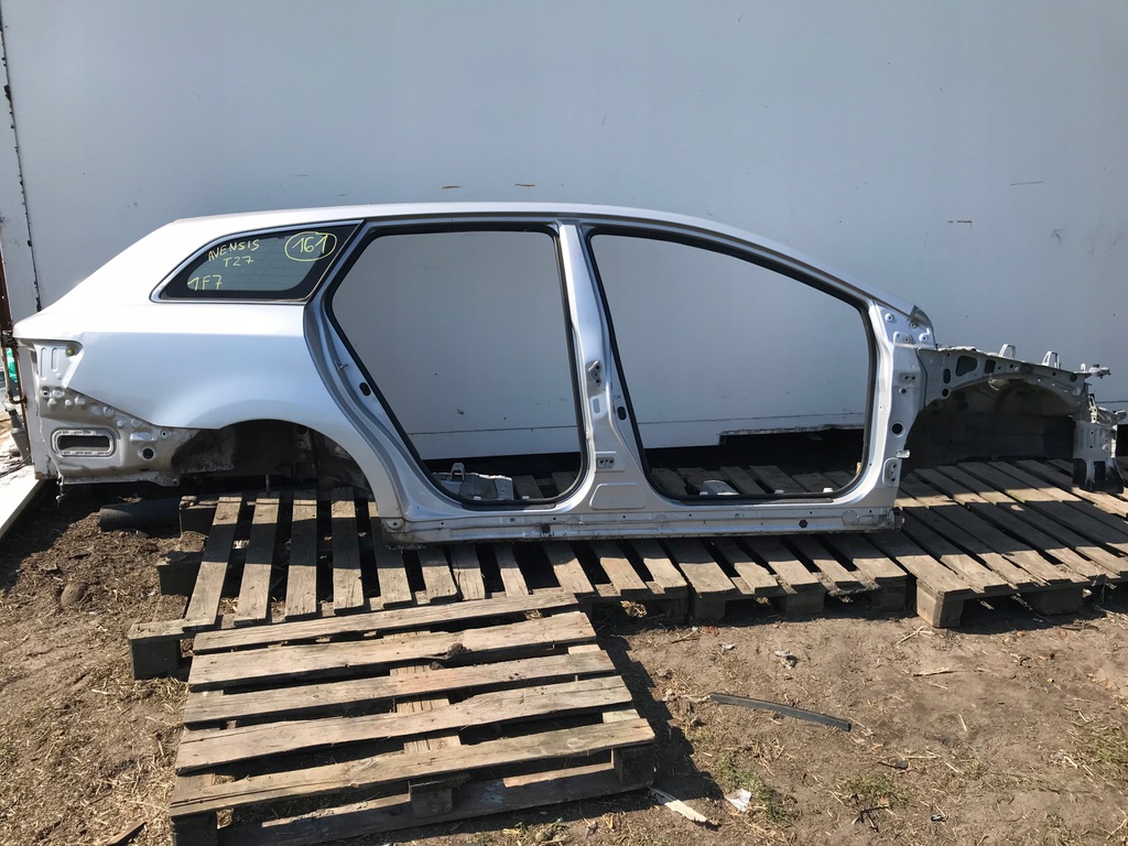 avensis 3 t27 aleta der. trasero corte trasero 1f7 ($)