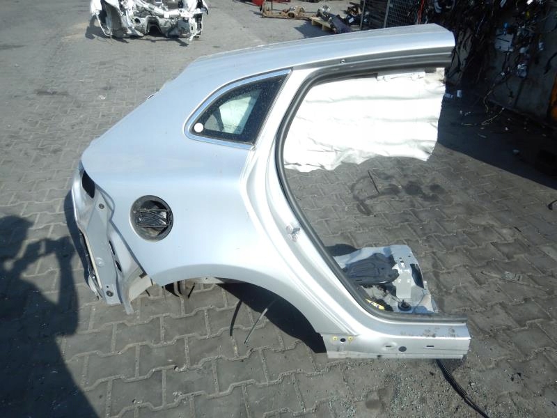 volvo v40 xc40 corte trasero aleta der. trasero ($)