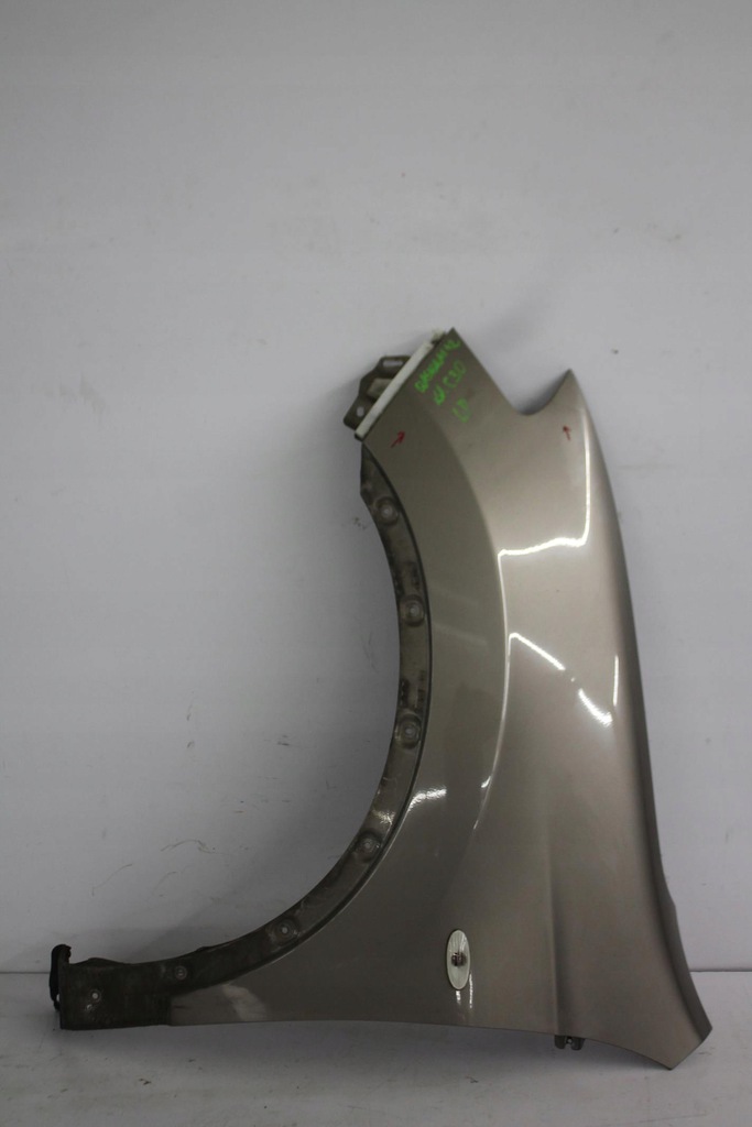 aleta izq.  delantero qashqai+2 j10 lift c30 09 13 ($)