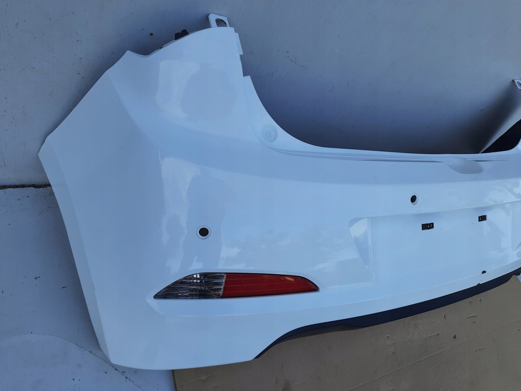 hyundai i20 ii 2 14  parachoque paragolpes trasero lampka trasero pdc ($)