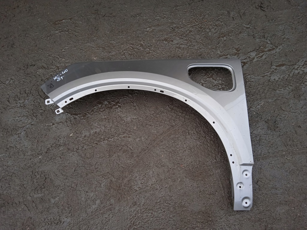 volvo xc40 híbrido aleta izq.  delantero ($)