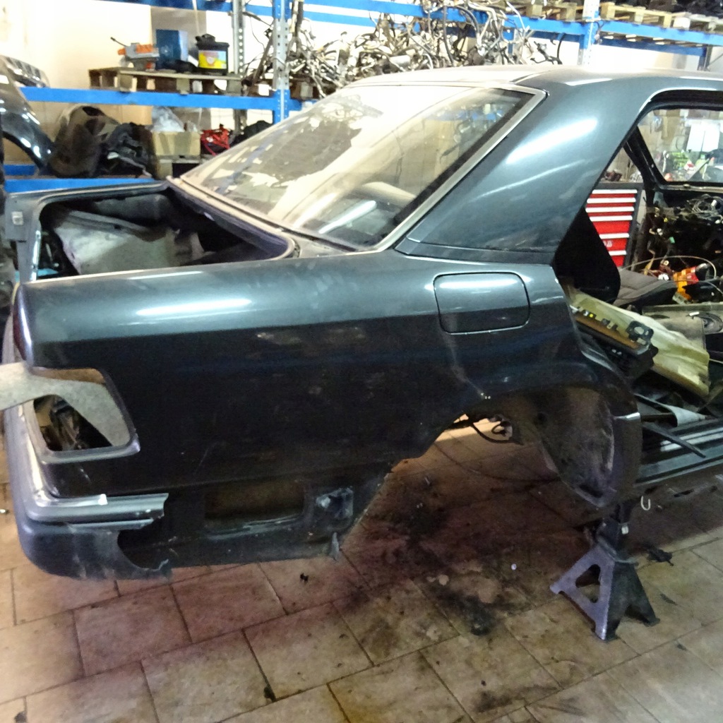 mercedes w124 aleta trasero der. ($)