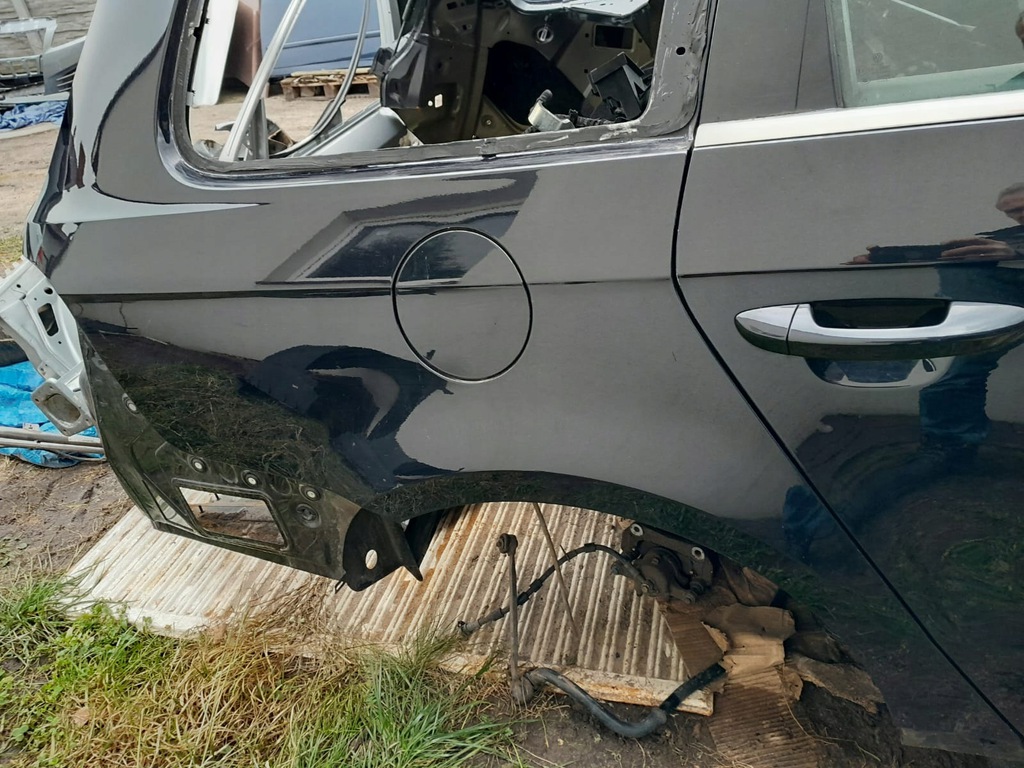aleta trasero der. corte passat b7 ranchera lc9x ($)