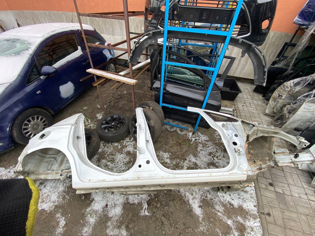 opel corsa e 5puertas aleta trasero der. ($)