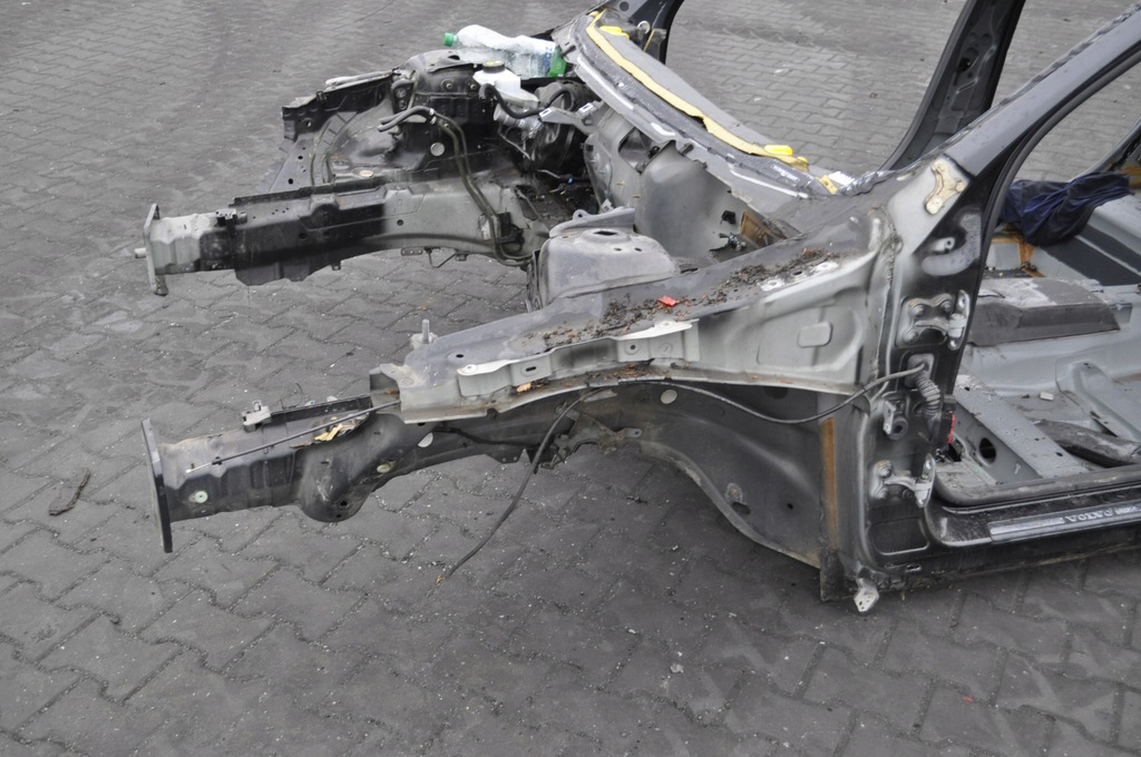 volvo v s 60 fl corte larguero izq.  parte delantera ($)