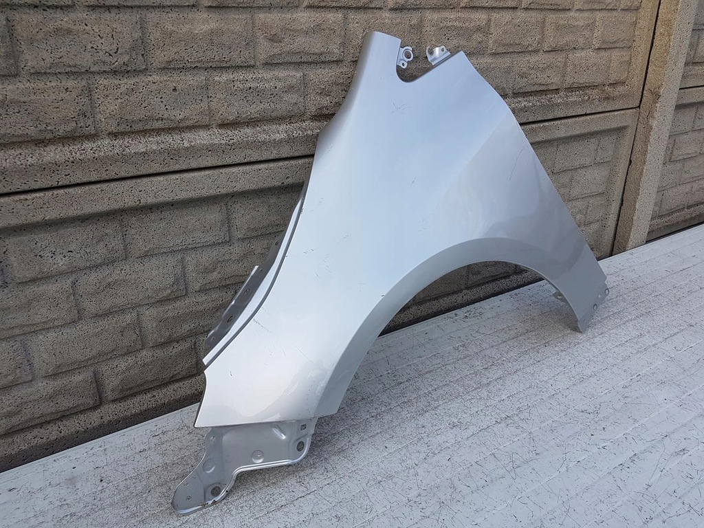 corolla hb e21 e210 xii 2019 2021 aleta izq.  ($)