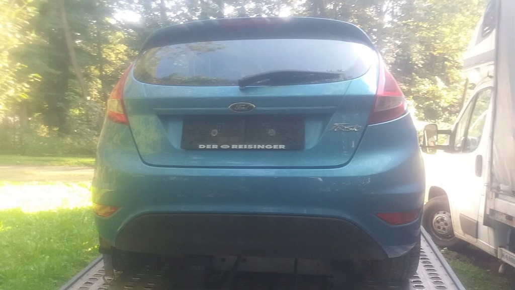 fiesta mk7 cinturon trasero aleta corte izq.  der. 99 ($)