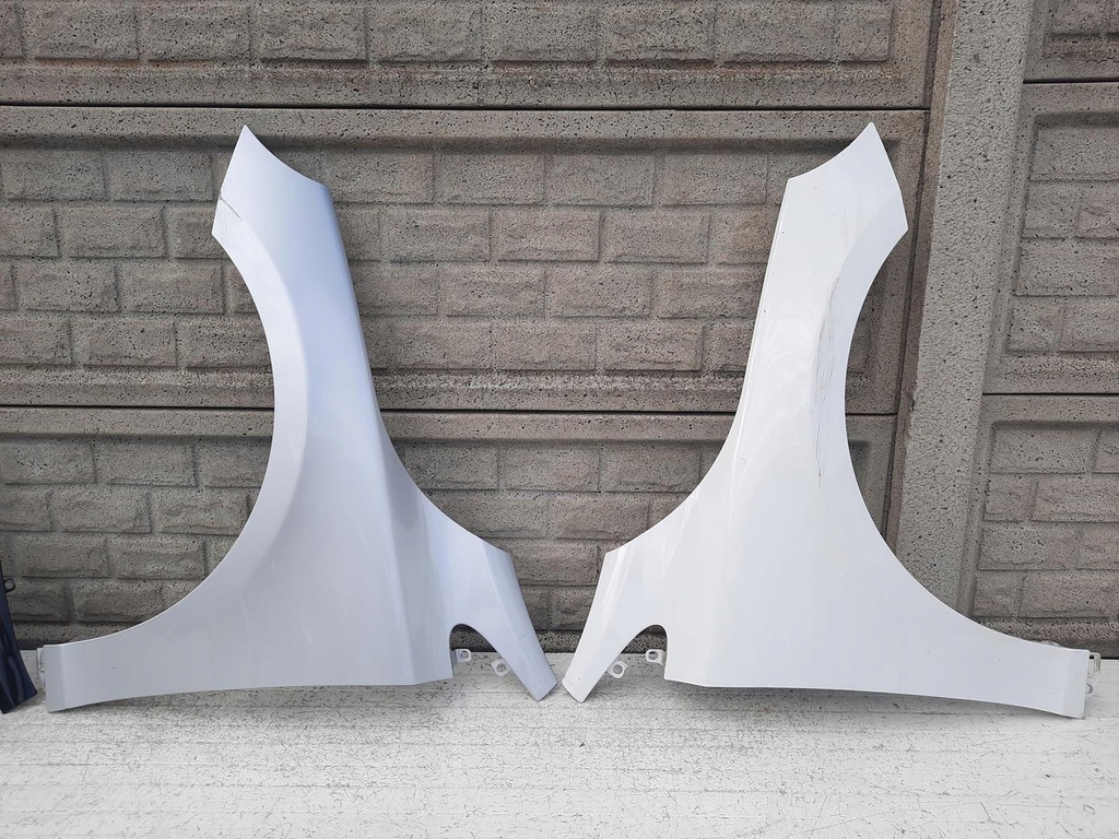 volvo v40 xc40 13 18 aleta delantero der. izq.  ($)