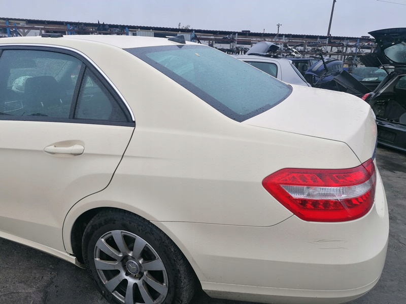 mercedes e w212 11r sedan corte aleta izq.  ($)