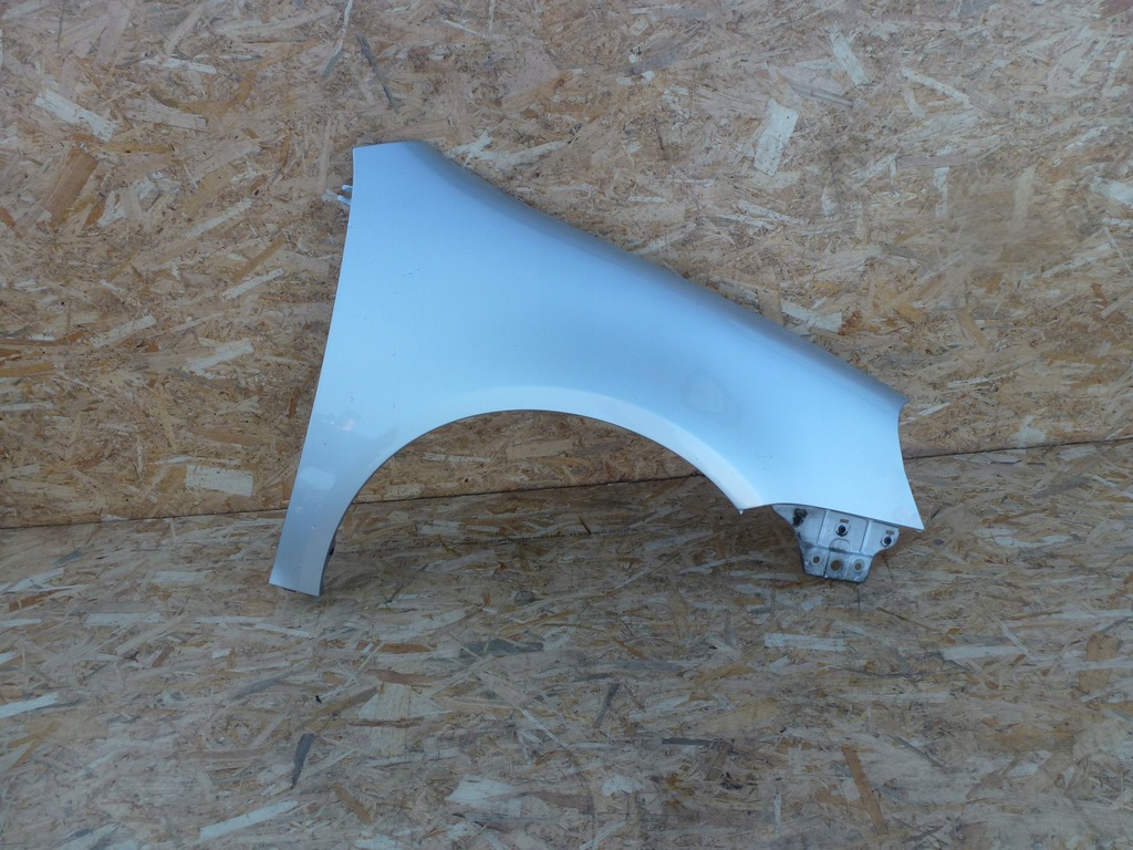 aleta der. vw golf v 03 09 lak la7w sin rdzy ($)