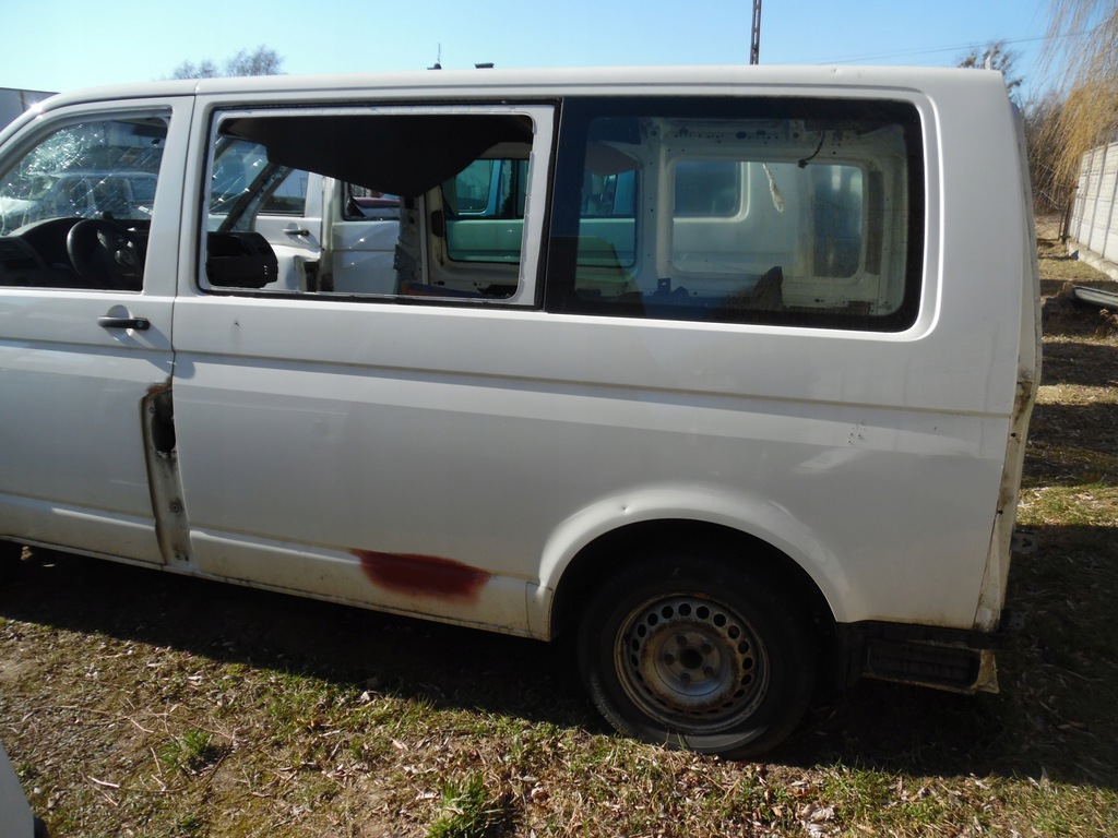 vw t5 krótka wersja lado izq.  corte aleta ($)