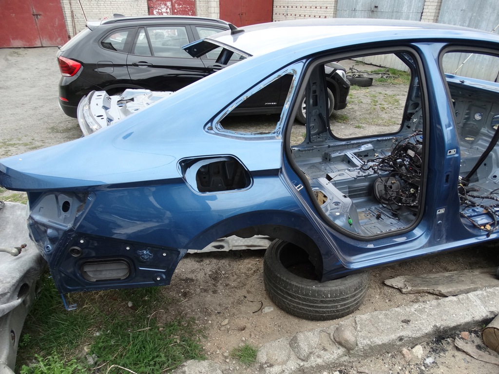 aleta corte der. trasero vw jetta a7 2019 21 ($)