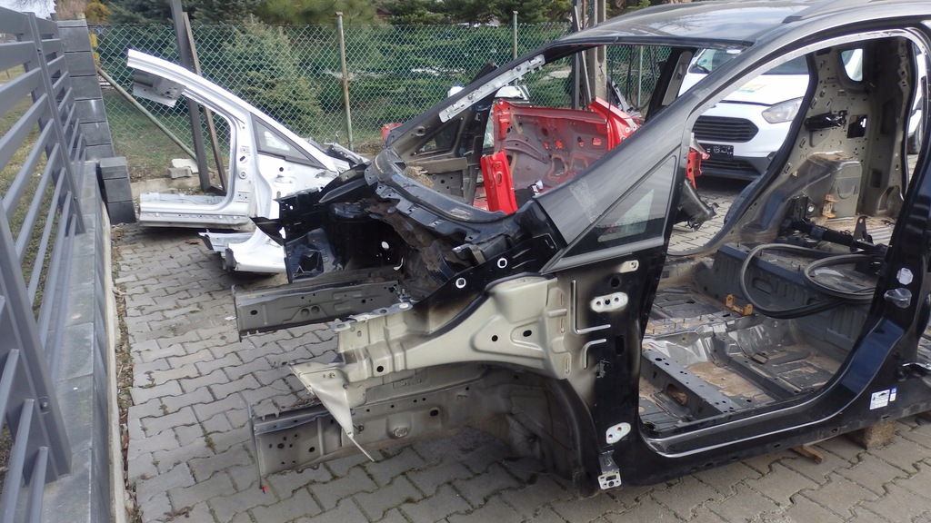 ford ecosport corte larguero izq.  parte delantera ($)