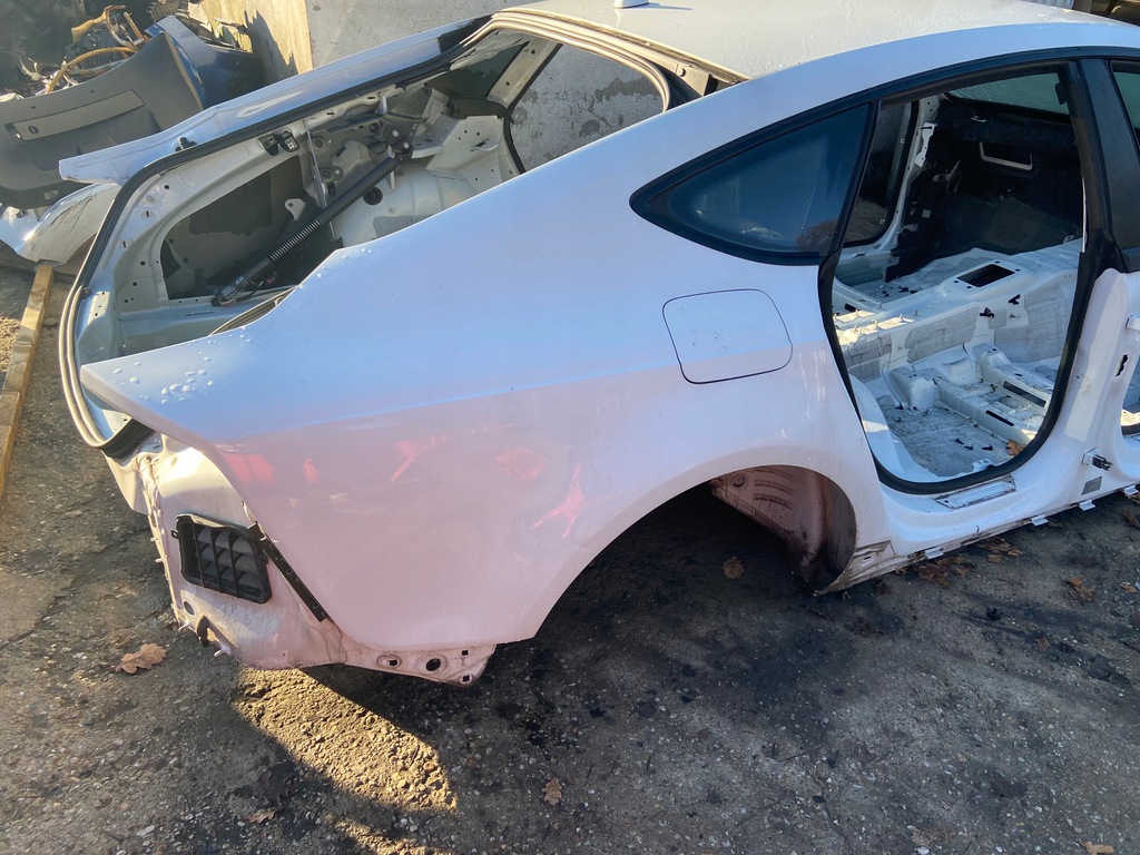 audi a7 lift ls9r corte der.  trasero aleta ($)