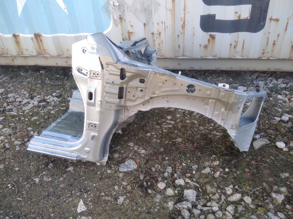 mercedes w470 der.  larguero corte ($)